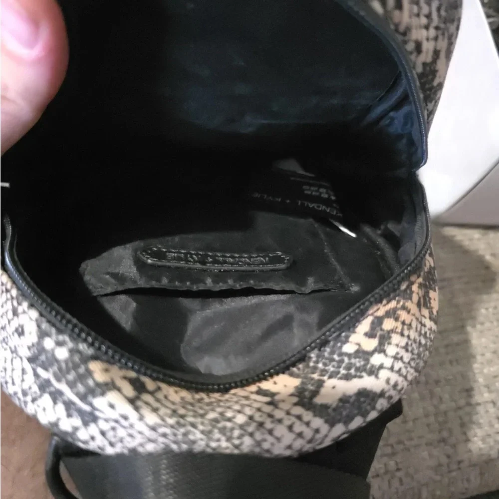 Kendall & Kylie Grey/Black Faux Snake Print Mini Backpack Purse Bag - Picture 6 of 7